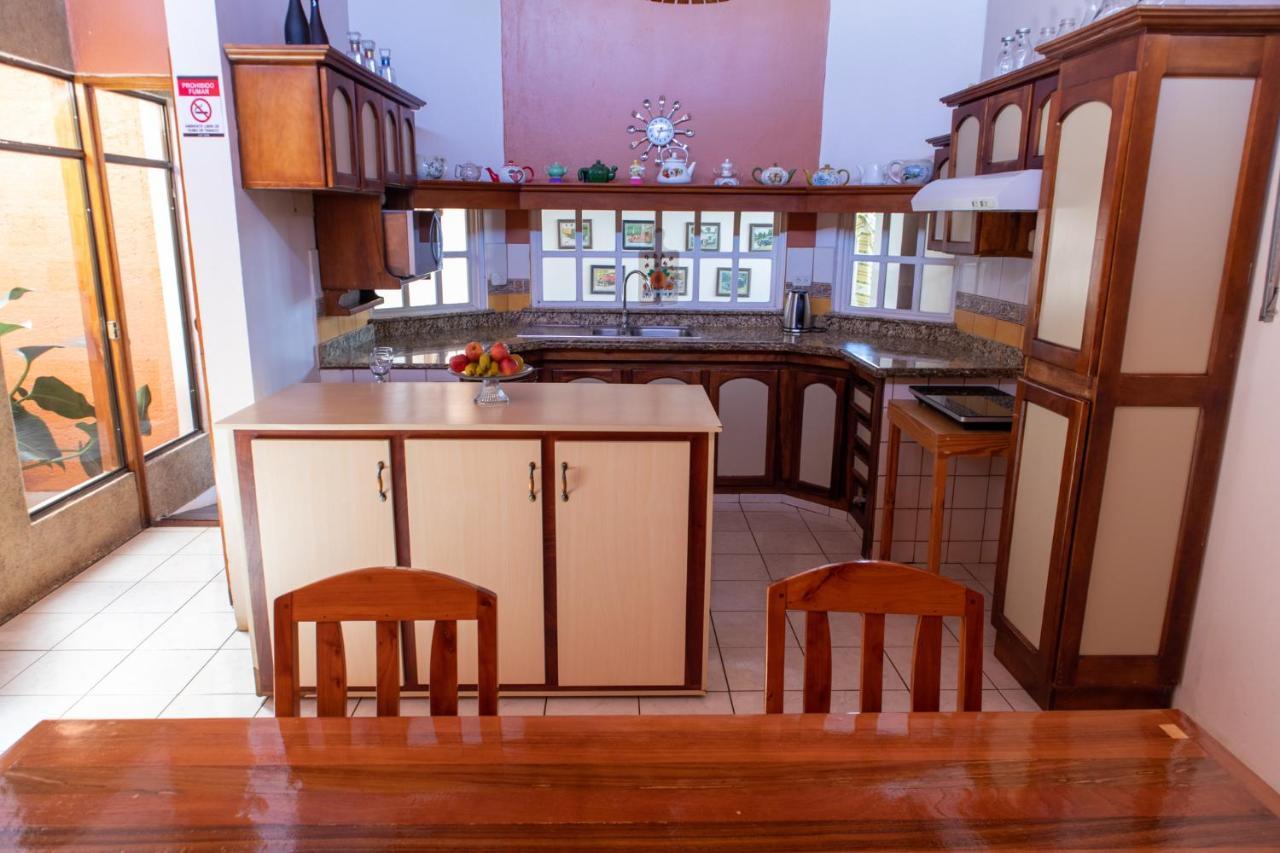 Hostel Bouganvilia Bed And Breakfast ซานรามอน ภายนอก รูปภาพ
