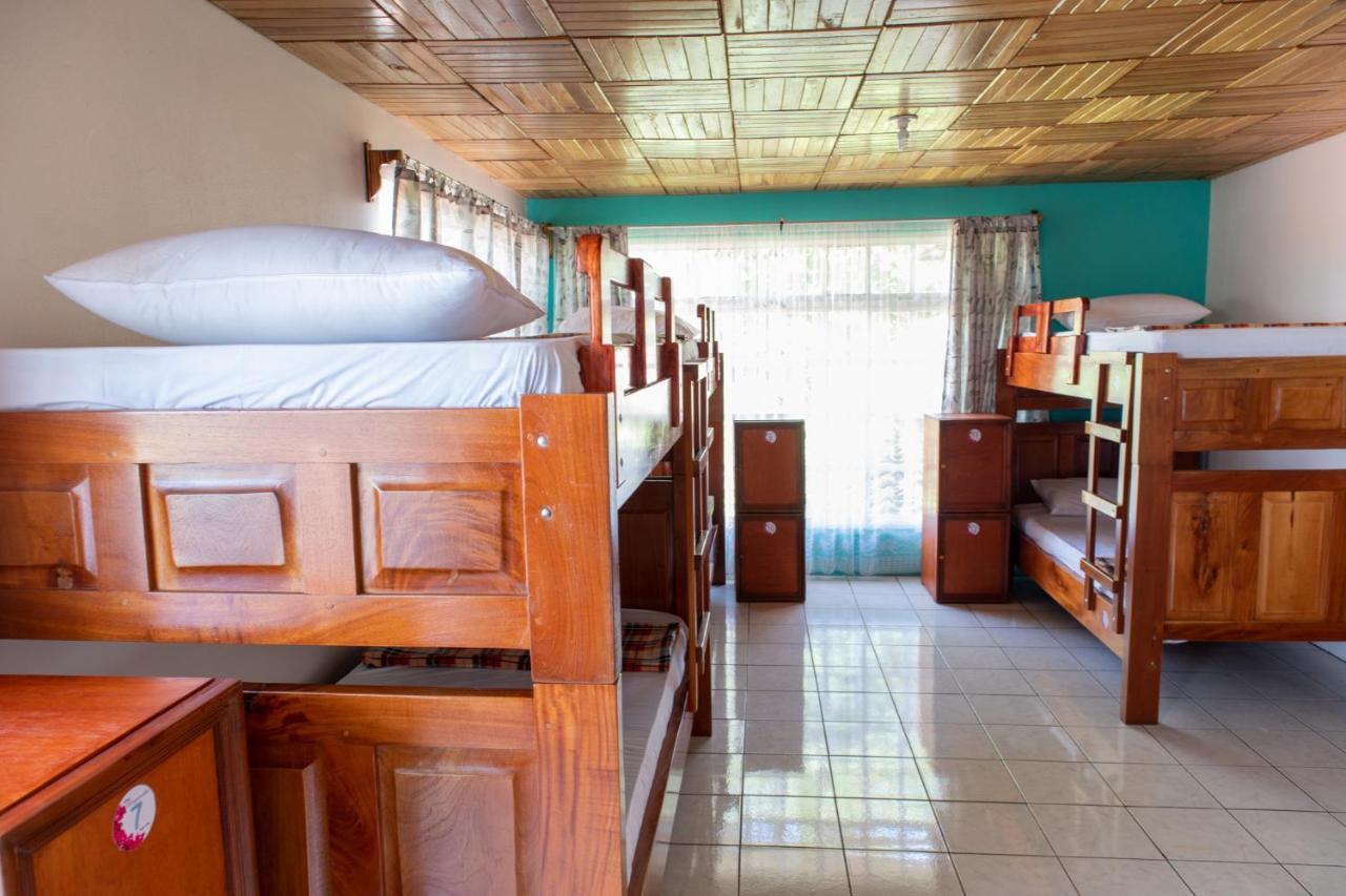 Hostel Bouganvilia Bed And Breakfast ซานรามอน ภายนอก รูปภาพ