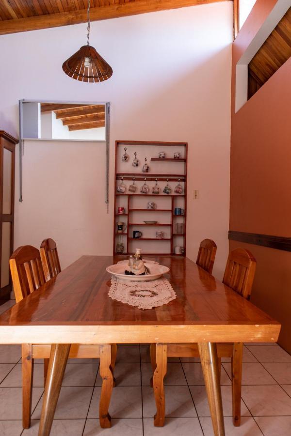 Hostel Bouganvilia Bed And Breakfast ซานรามอน ภายนอก รูปภาพ