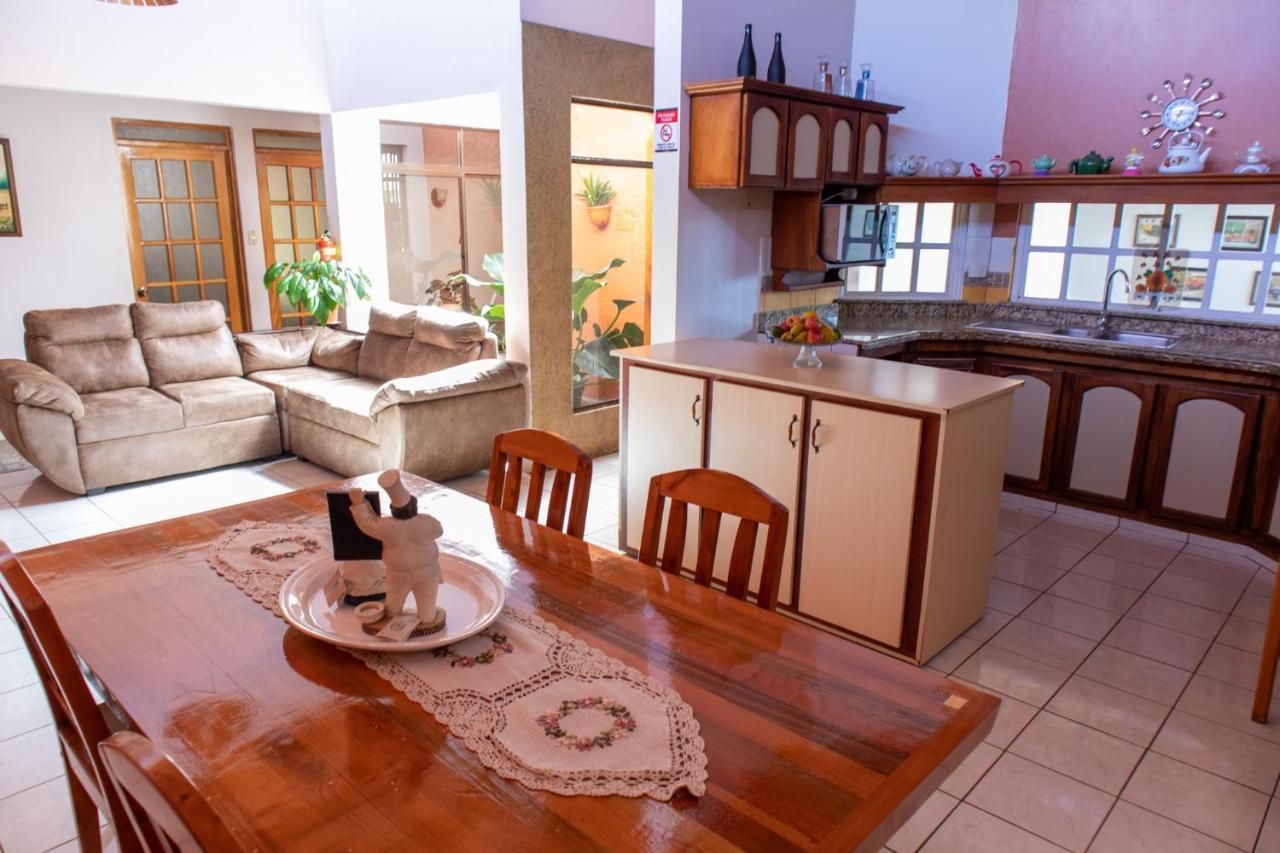 Hostel Bouganvilia Bed And Breakfast ซานรามอน ภายนอก รูปภาพ