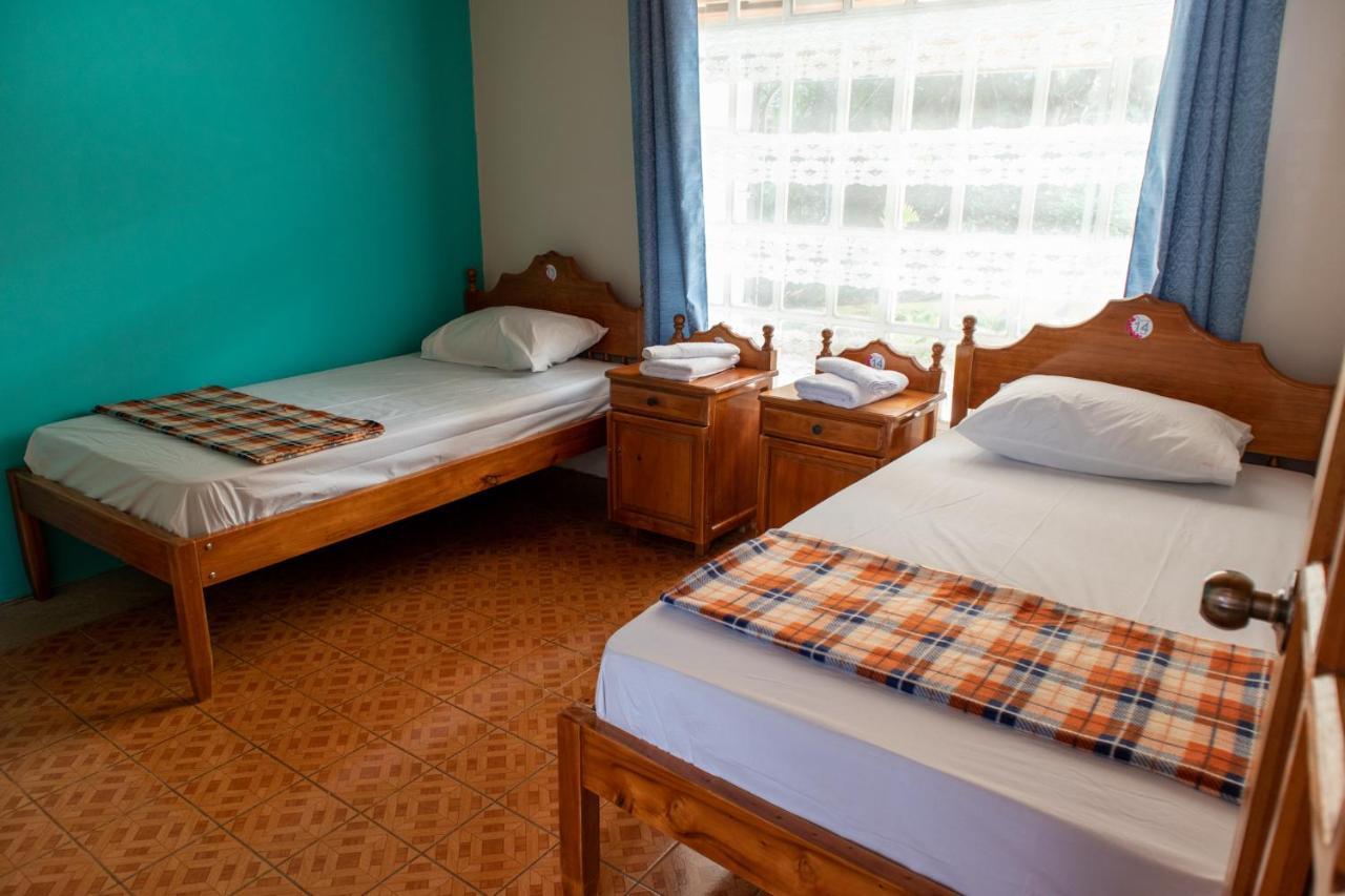 Hostel Bouganvilia Bed And Breakfast ซานรามอน ภายนอก รูปภาพ