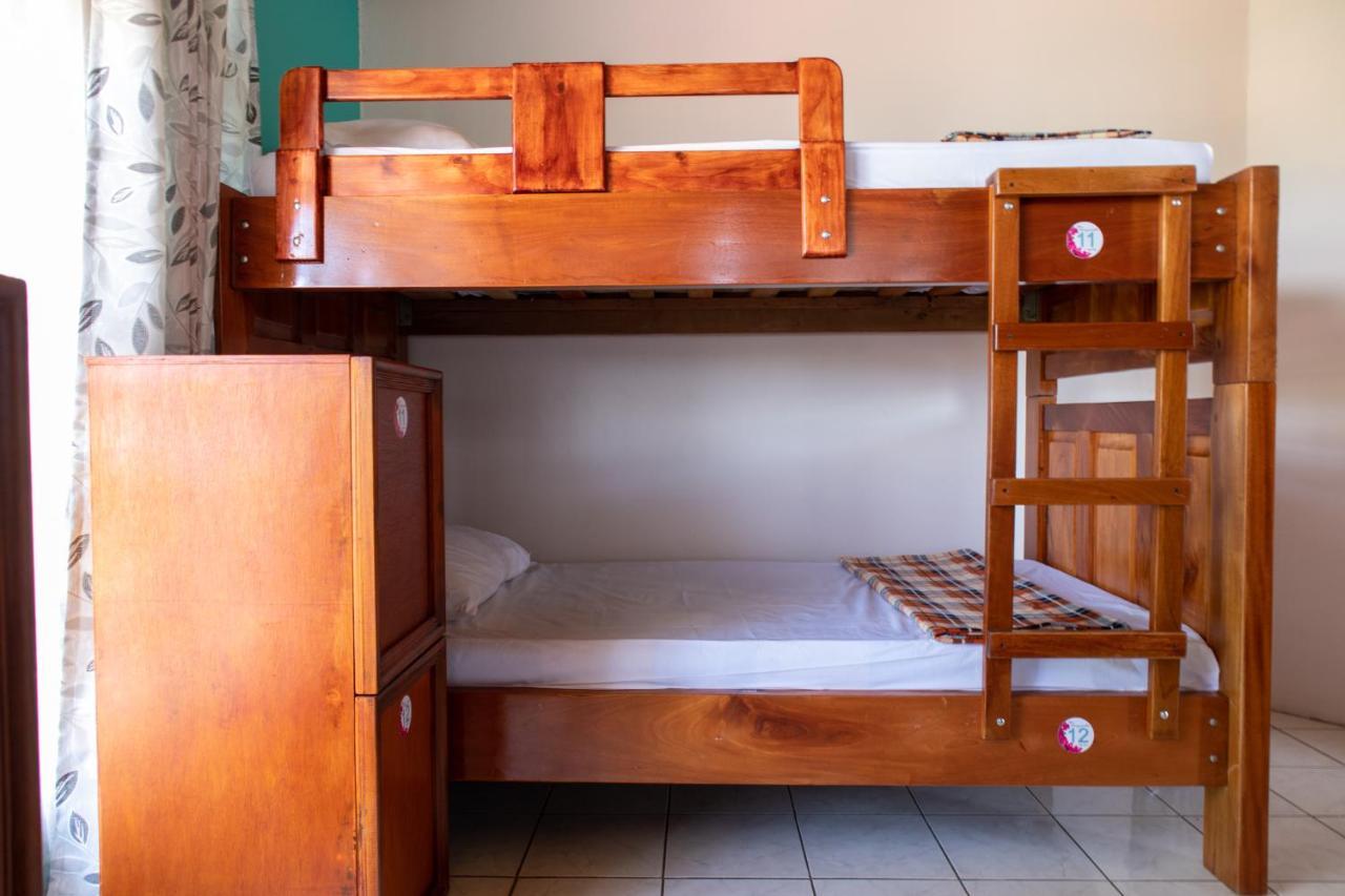 Hostel Bouganvilia Bed And Breakfast ซานรามอน ภายนอก รูปภาพ