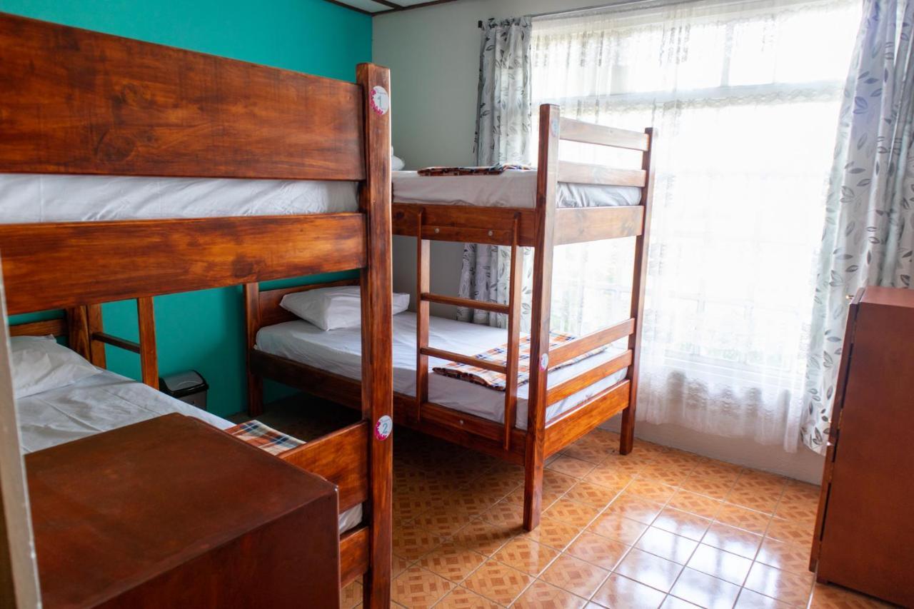 Hostel Bouganvilia Bed And Breakfast ซานรามอน ภายนอก รูปภาพ